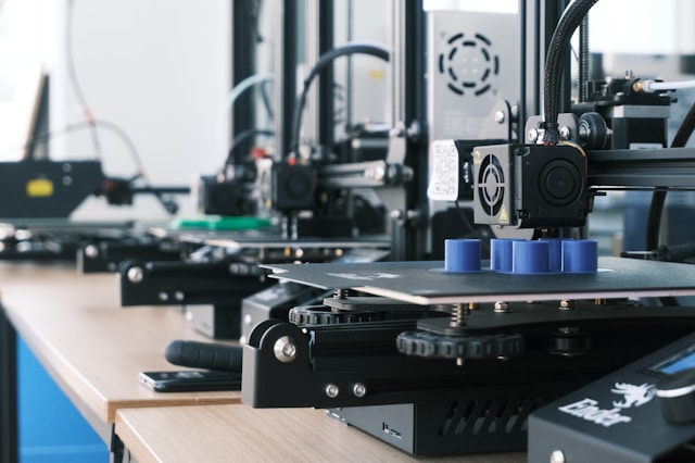 3D-печать против компрессионного формования: Что выбрать?